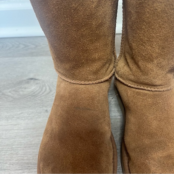 Ugg Bailey Button Chestnut Color Boots - Picture 3 of 16